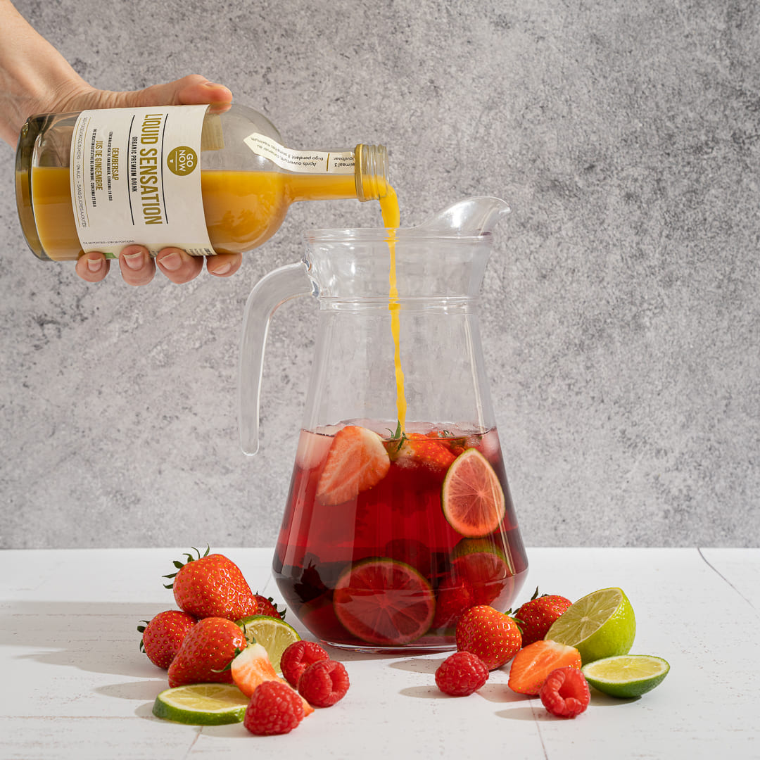 rode wijn sangria met gembersap en fruit